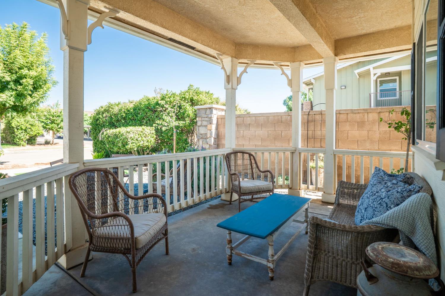 437 E Stanley Ave, Reedley, CA 93654