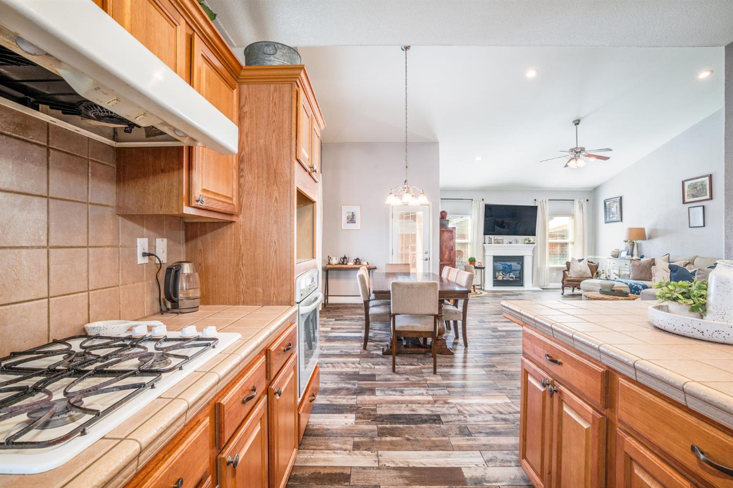 437 E Stanley Ave, Reedley, CA 93654