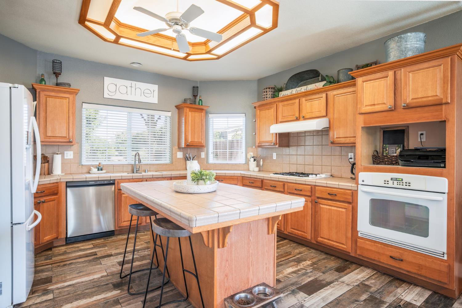 437 E Stanley Ave, Reedley, CA 93654