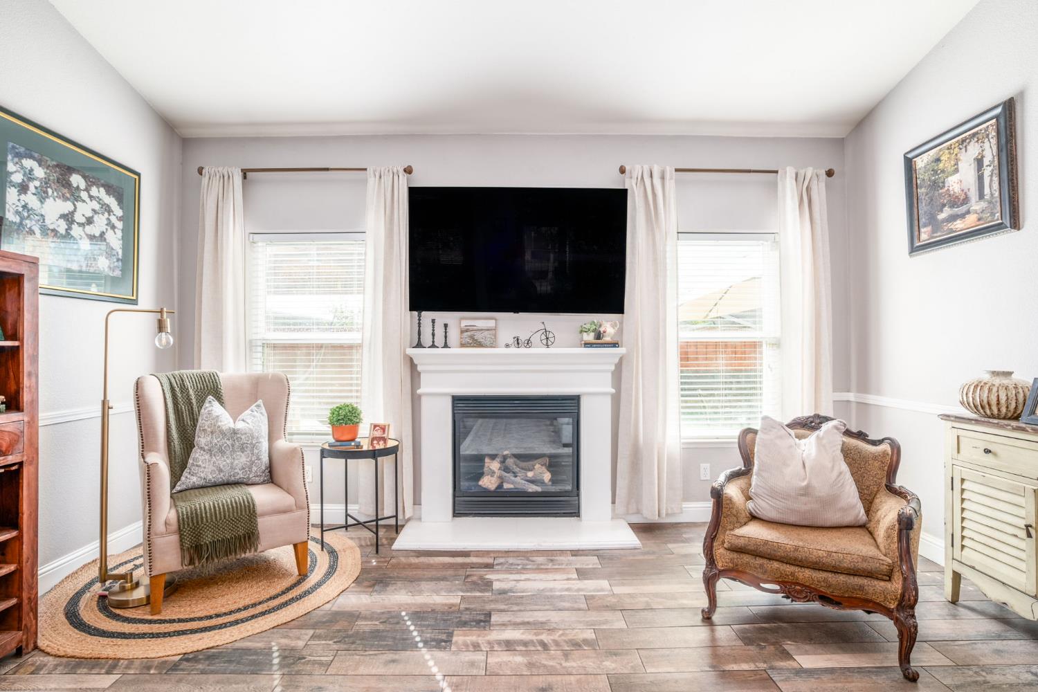 437 E Stanley Ave, Reedley, CA 93654