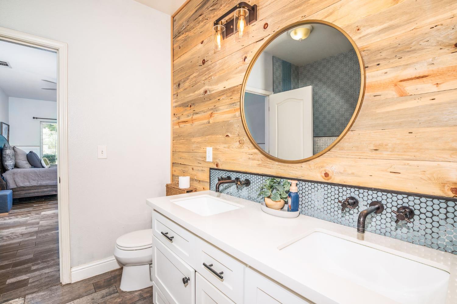 437 E Stanley Ave, Reedley, CA 93654