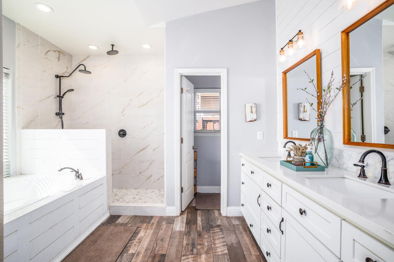 437 E Stanley Ave, Reedley, CA 93654