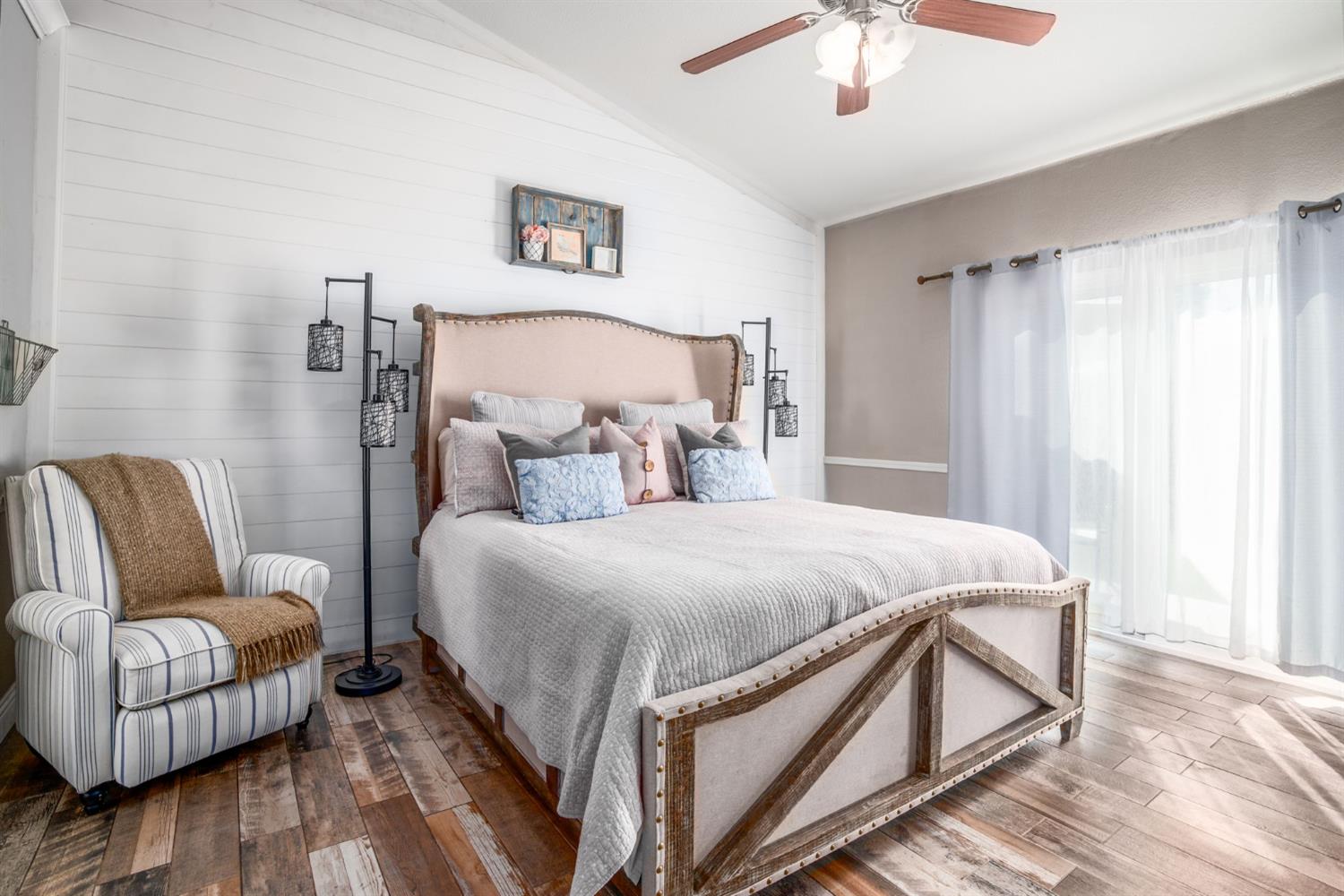 437 E Stanley Ave, Reedley, CA 93654