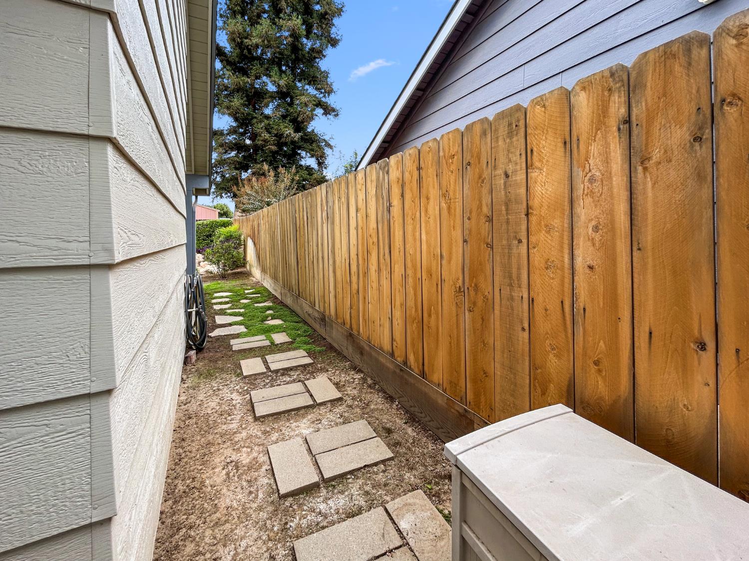 1150 E Cromwell Ave, Fresno, CA 93720