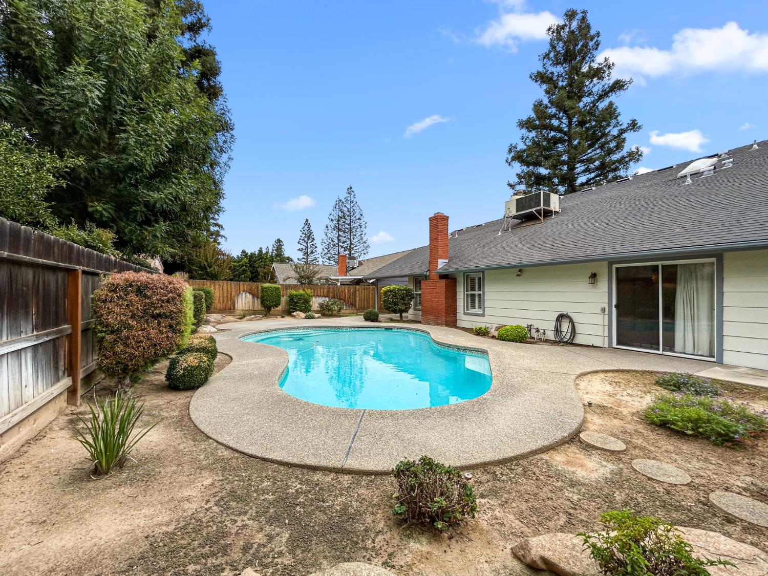 1150 E Cromwell Ave, Fresno, CA 93720