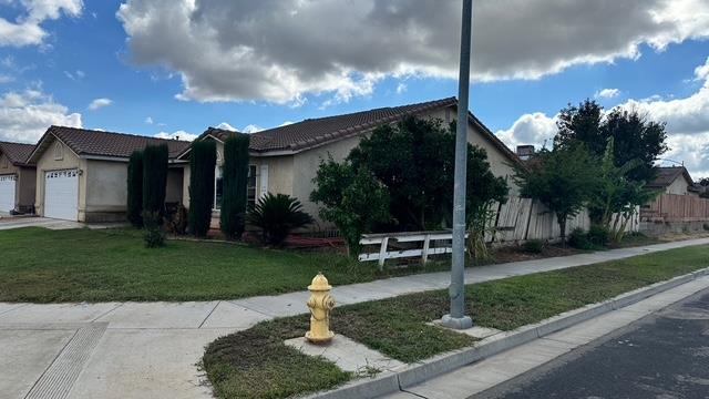 596 ST Teresa St, Merced, CA 95341