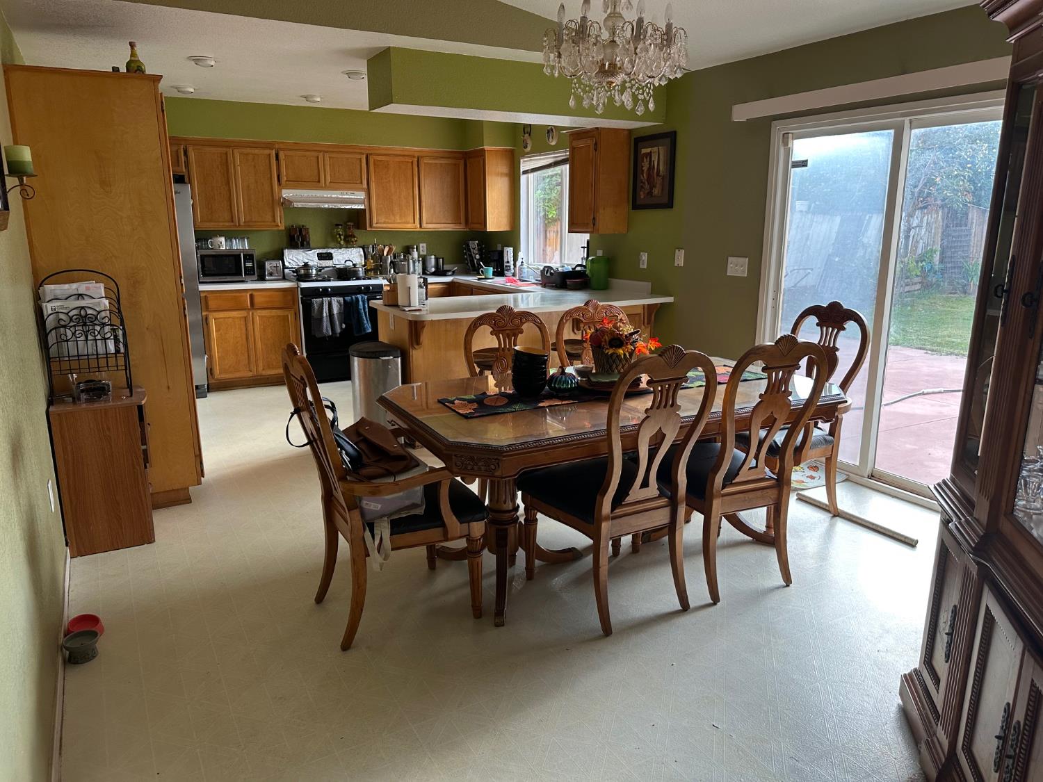 596 ST Teresa St, Merced, CA 95341