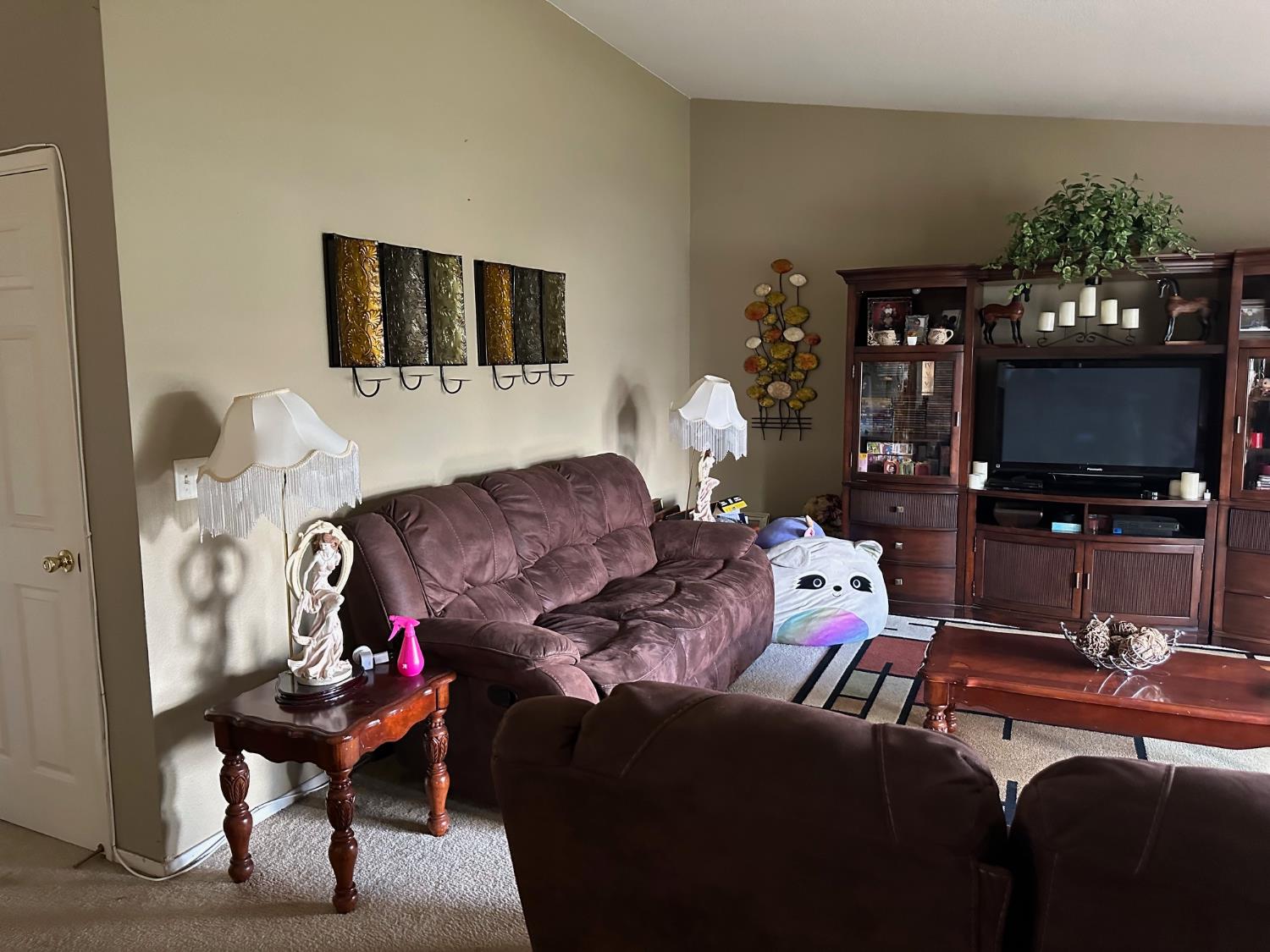 596 ST Teresa St, Merced, CA 95341