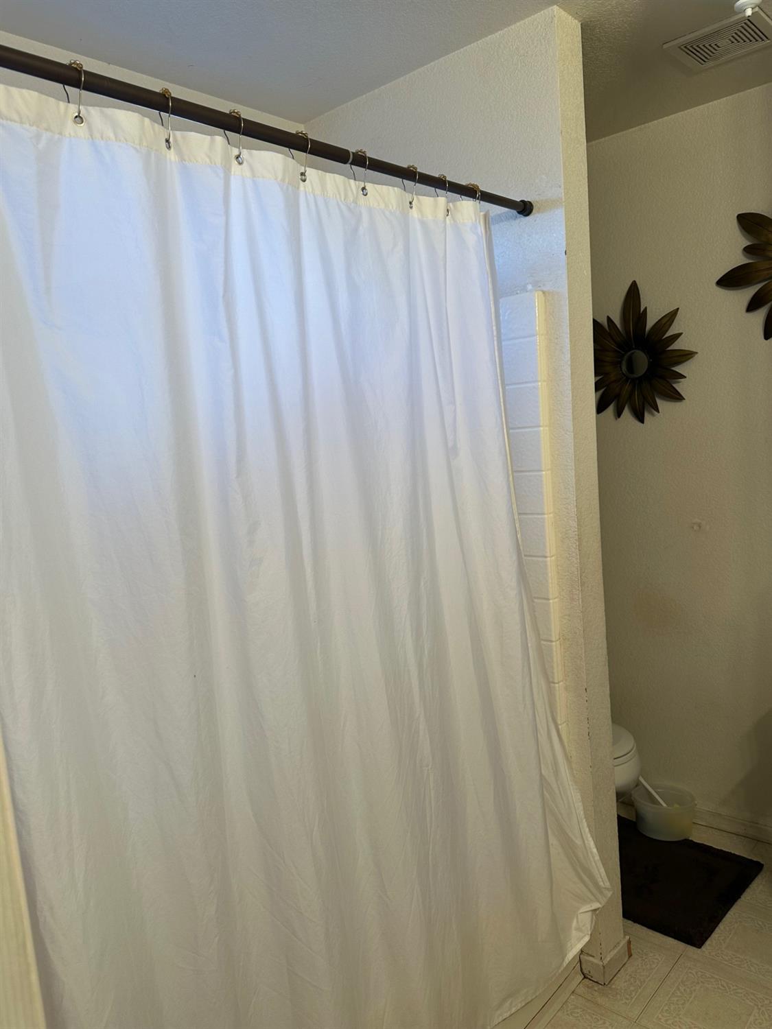 596 ST Teresa St, Merced, CA 95341