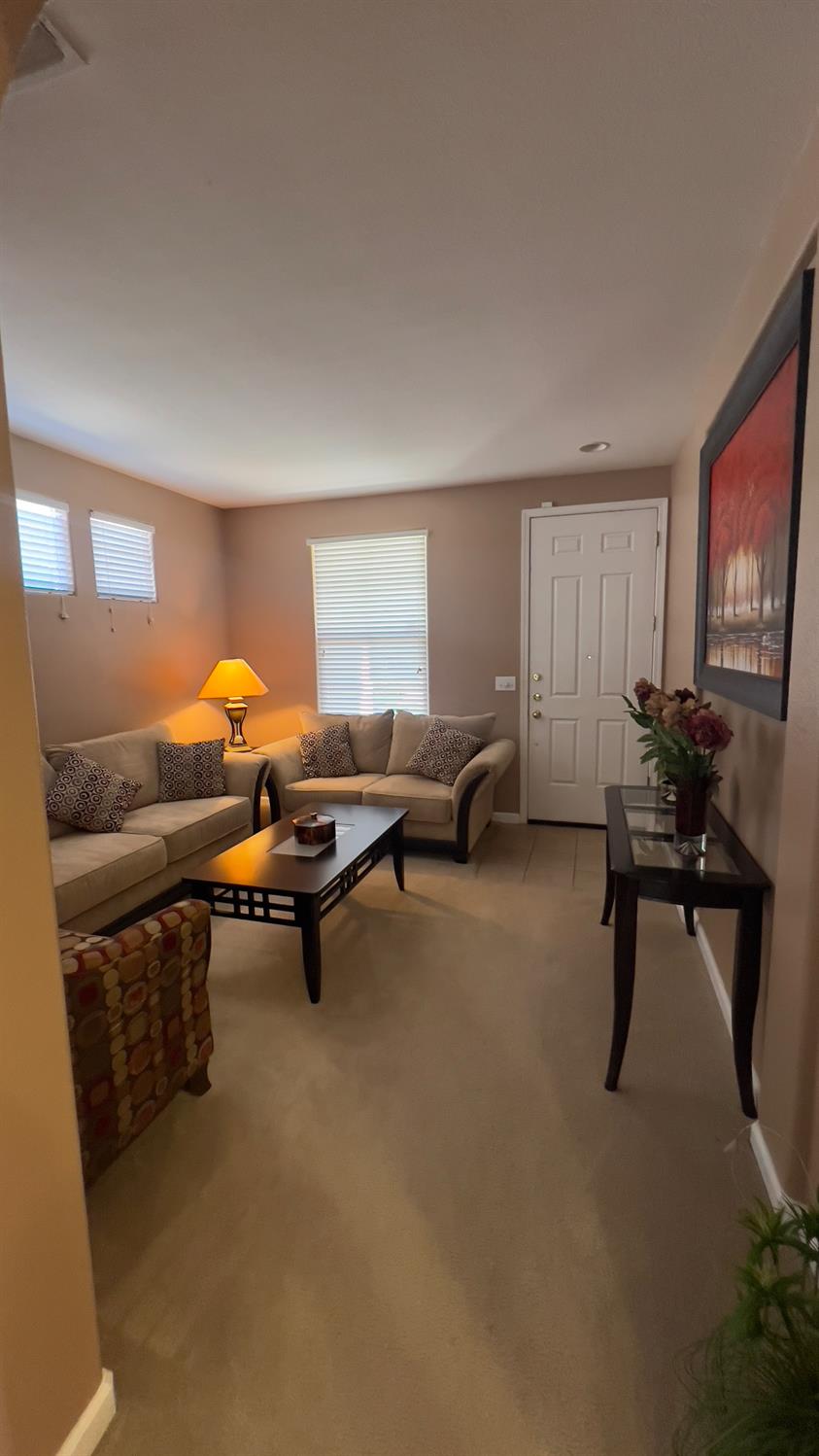 5221 E Byrd Ave, Fresno, CA 93725