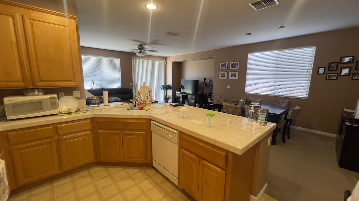 5221 E Byrd Ave, Fresno, CA 93725