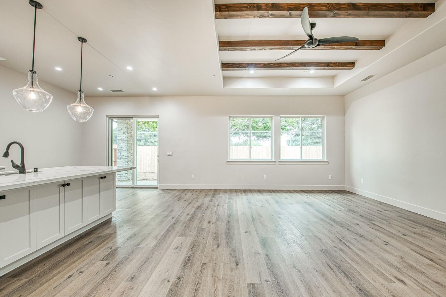 5688 W Mesa Ave, Fresno, CA 93722