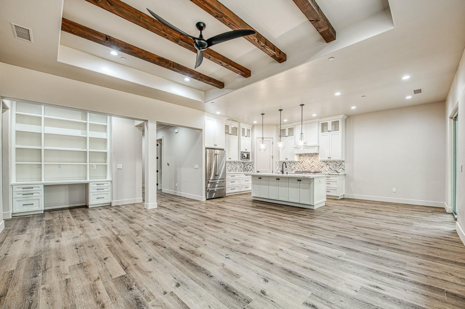 5688 W Mesa Ave, Fresno, CA 93722