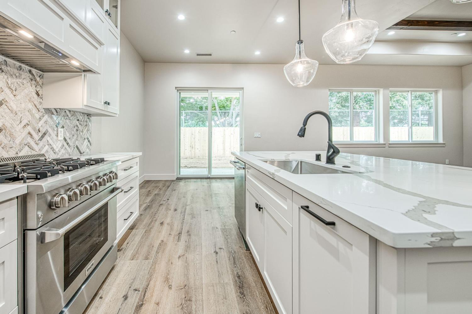 5688 W Mesa Ave, Fresno, CA 93722