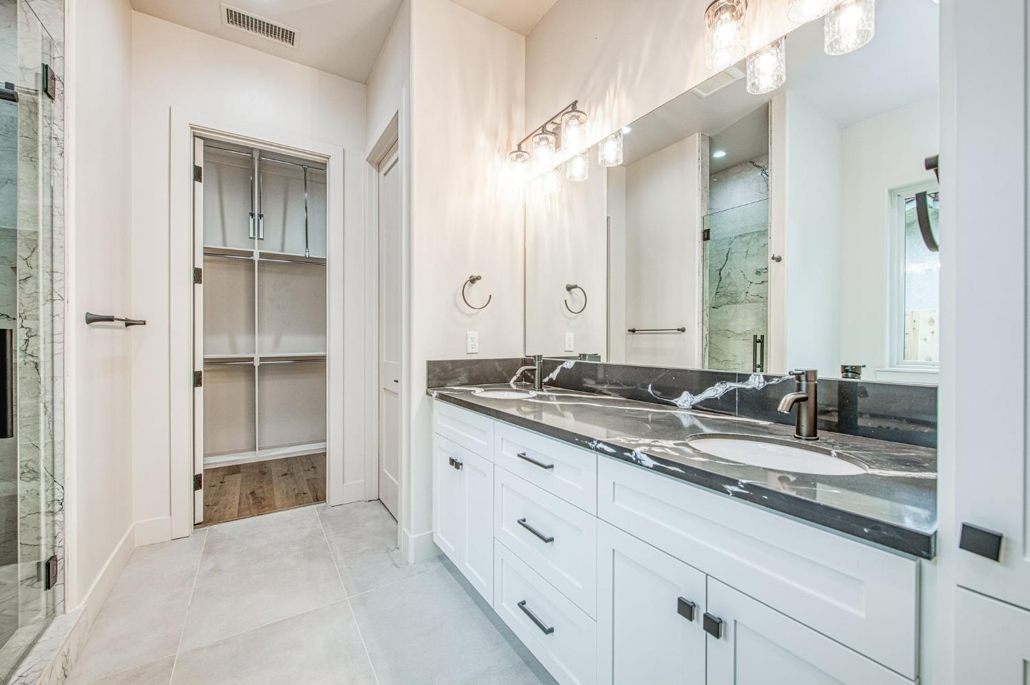 5688 W Mesa Ave, Fresno, CA 93722