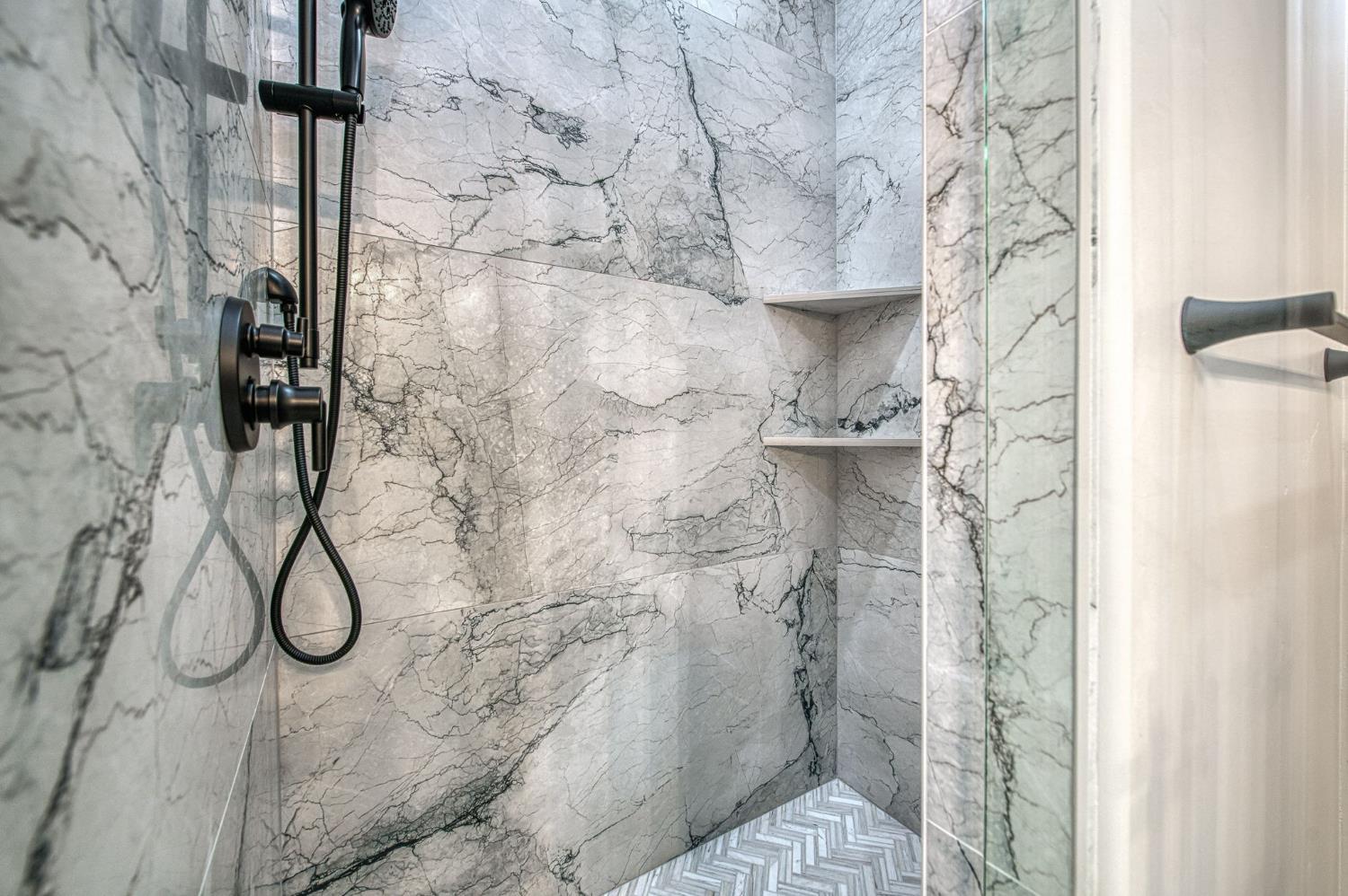 5688 W Mesa Ave, Fresno, CA 93722