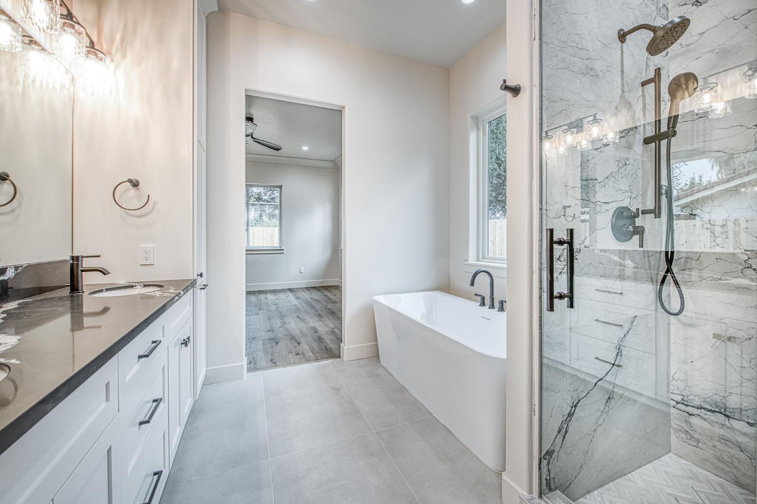 5688 W Mesa Ave, Fresno, CA 93722