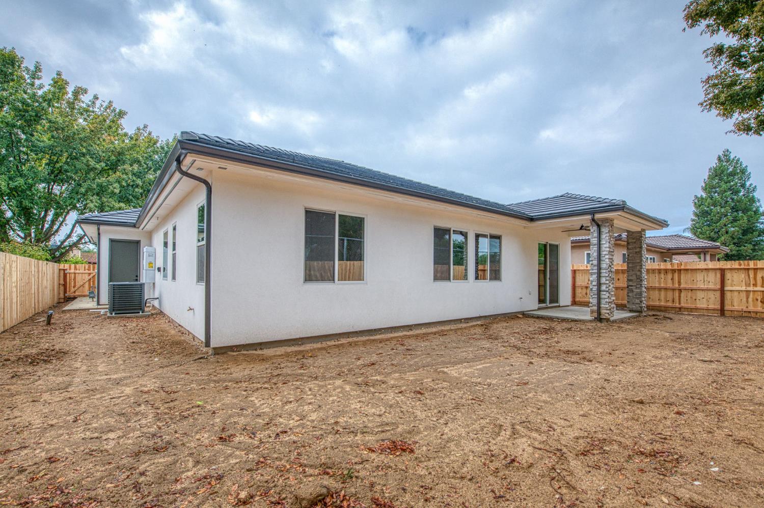 5688 W Mesa Ave, Fresno, CA 93722