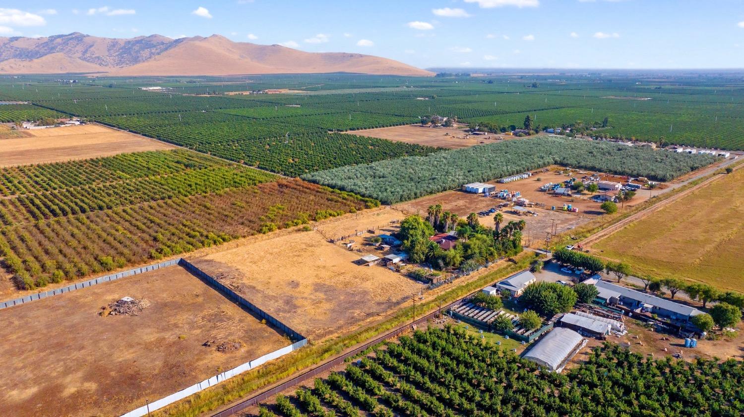 13200 Ave. 414, Orosi, CA 93647