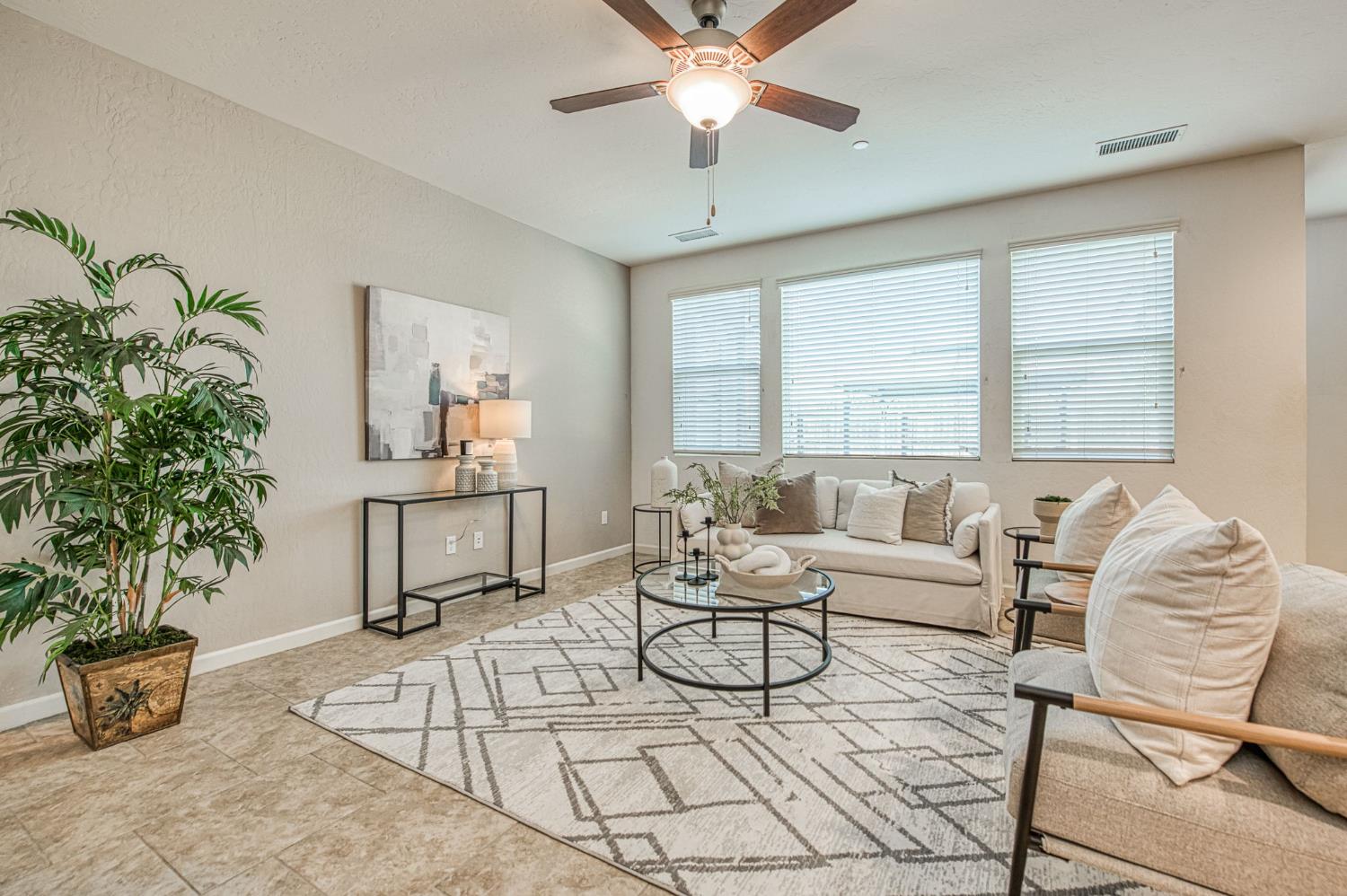 3059 Richert Ln, Clovis, CA 93611