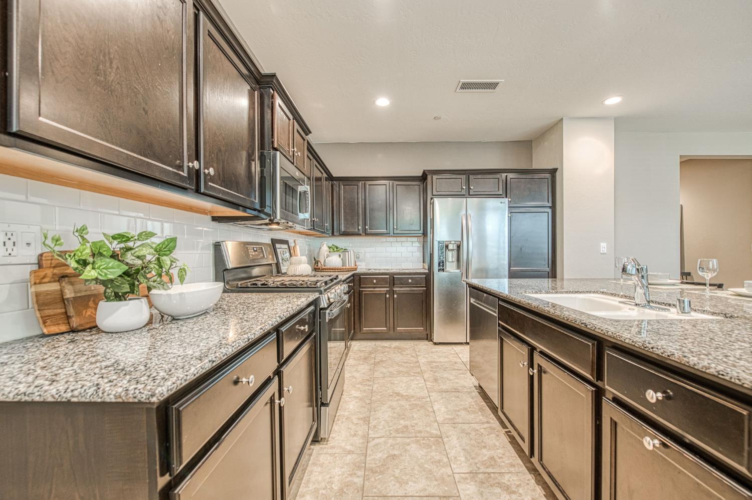 3059 Richert Ln, Clovis, CA 93611