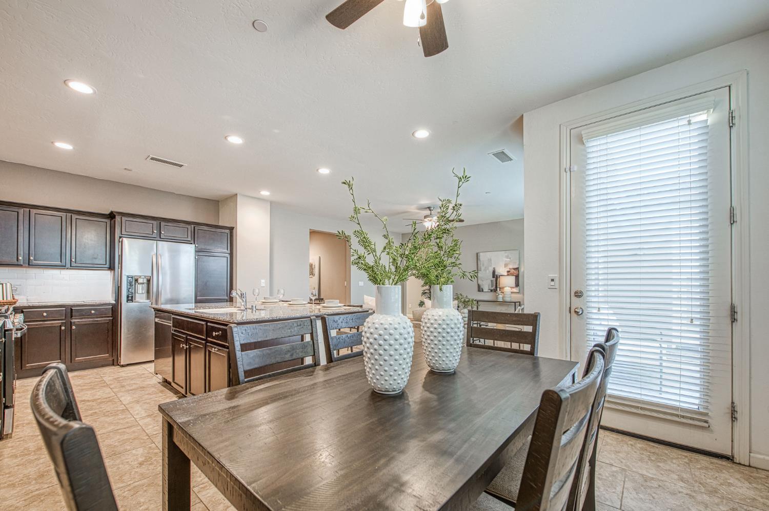 3059 Richert Ln, Clovis, CA 93611