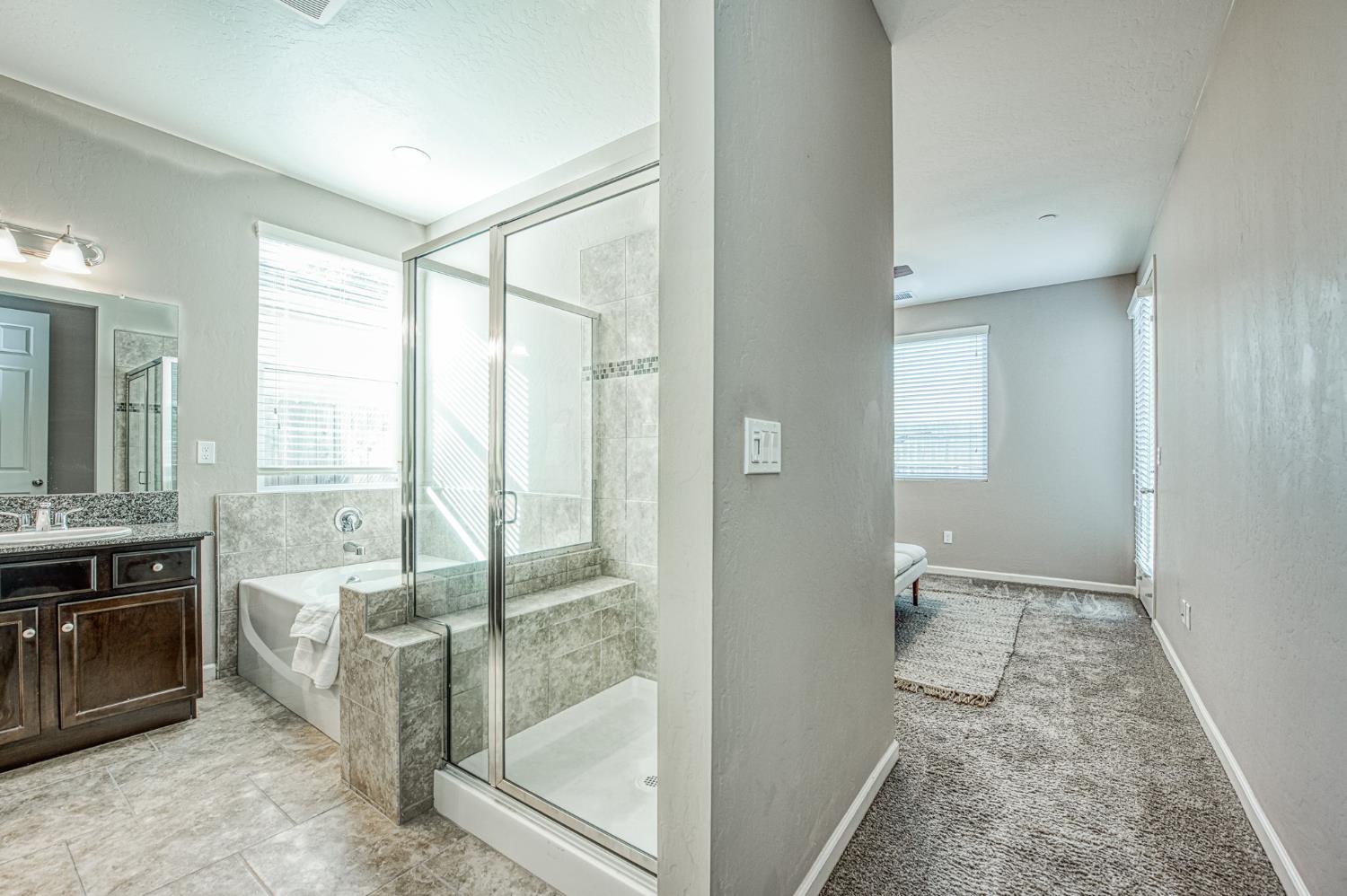 3059 Richert Ln, Clovis, CA 93611