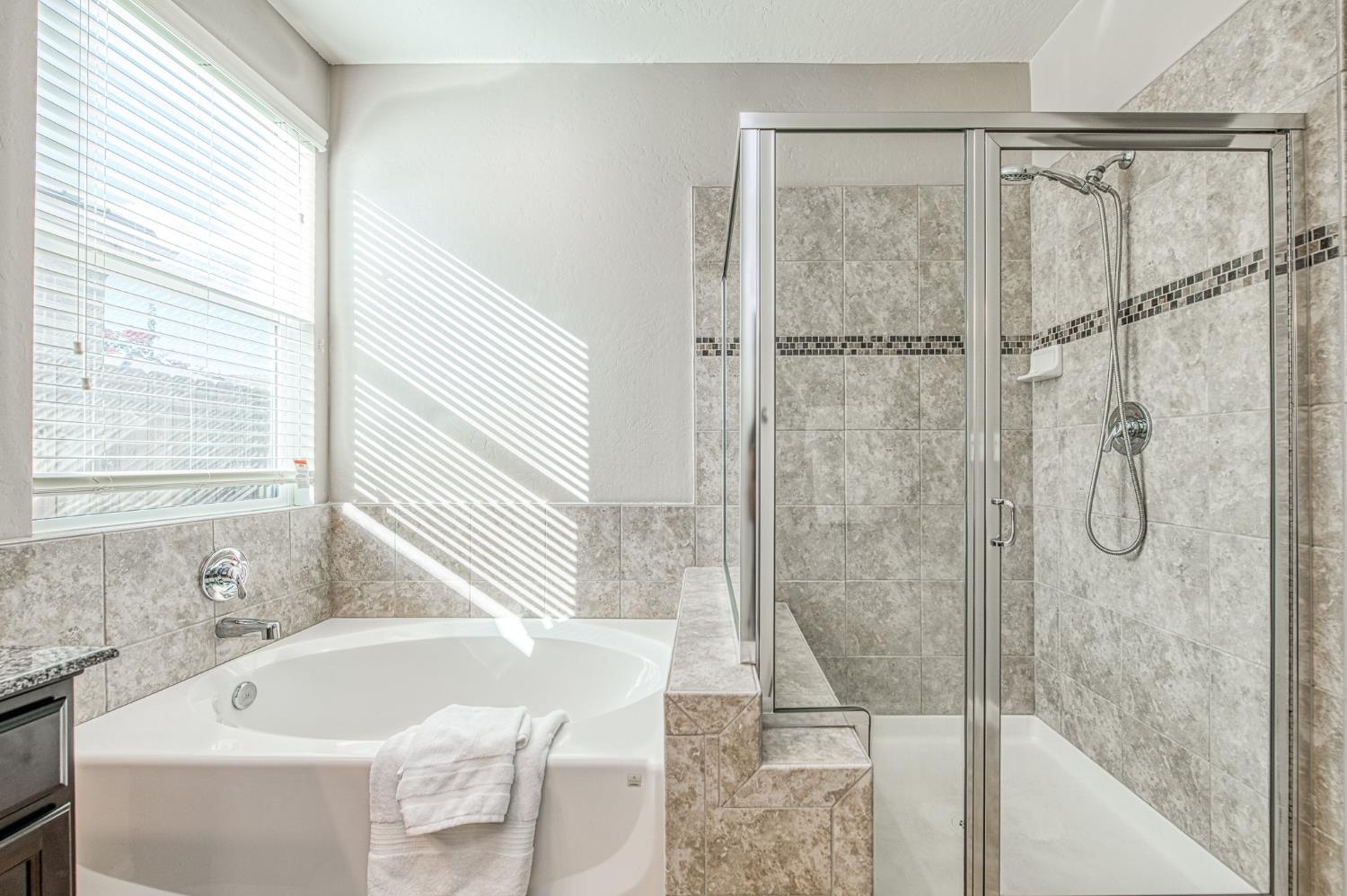 3059 Richert Ln, Clovis, CA 93611