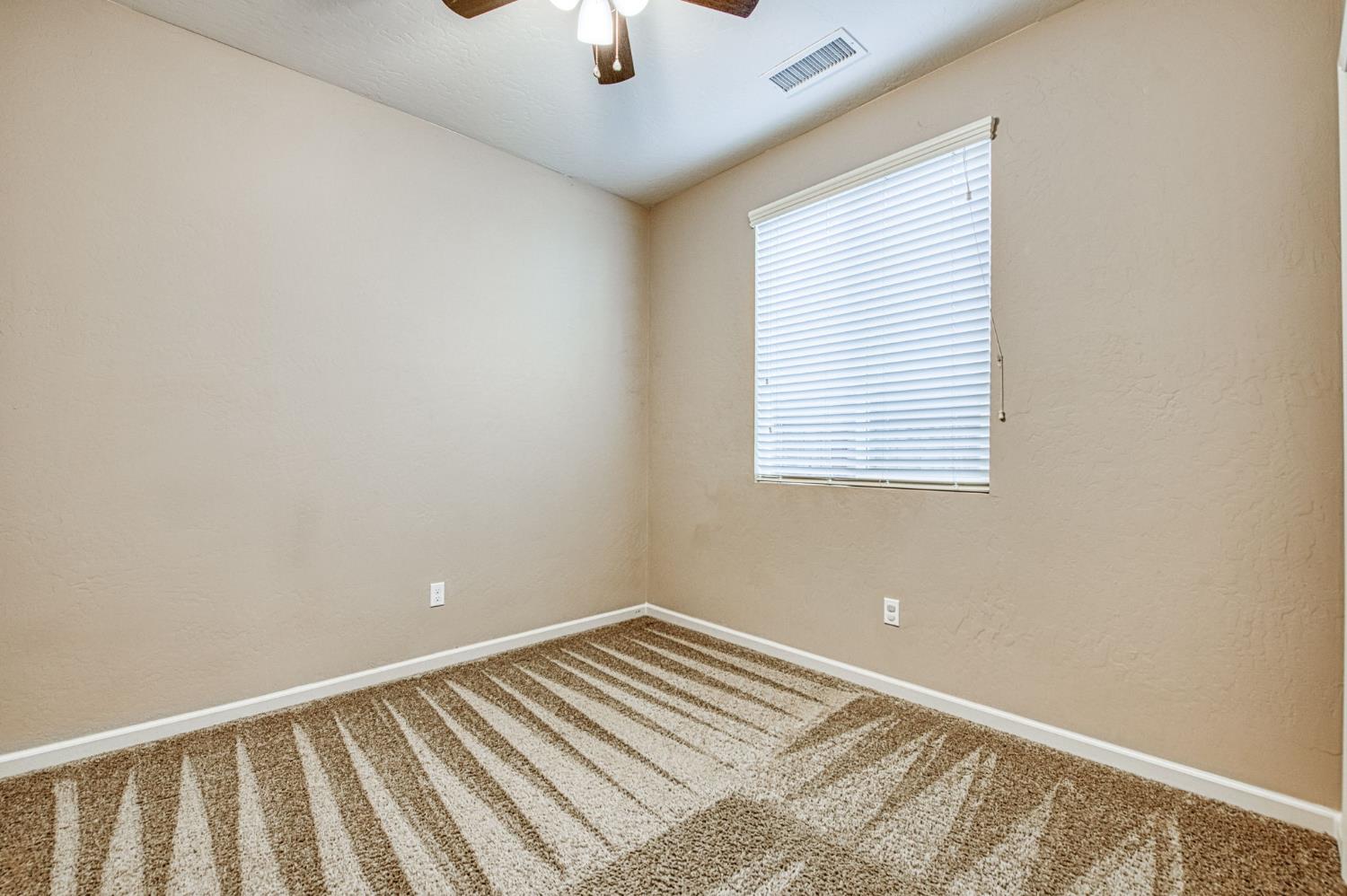 3059 Richert Ln, Clovis, CA 93611