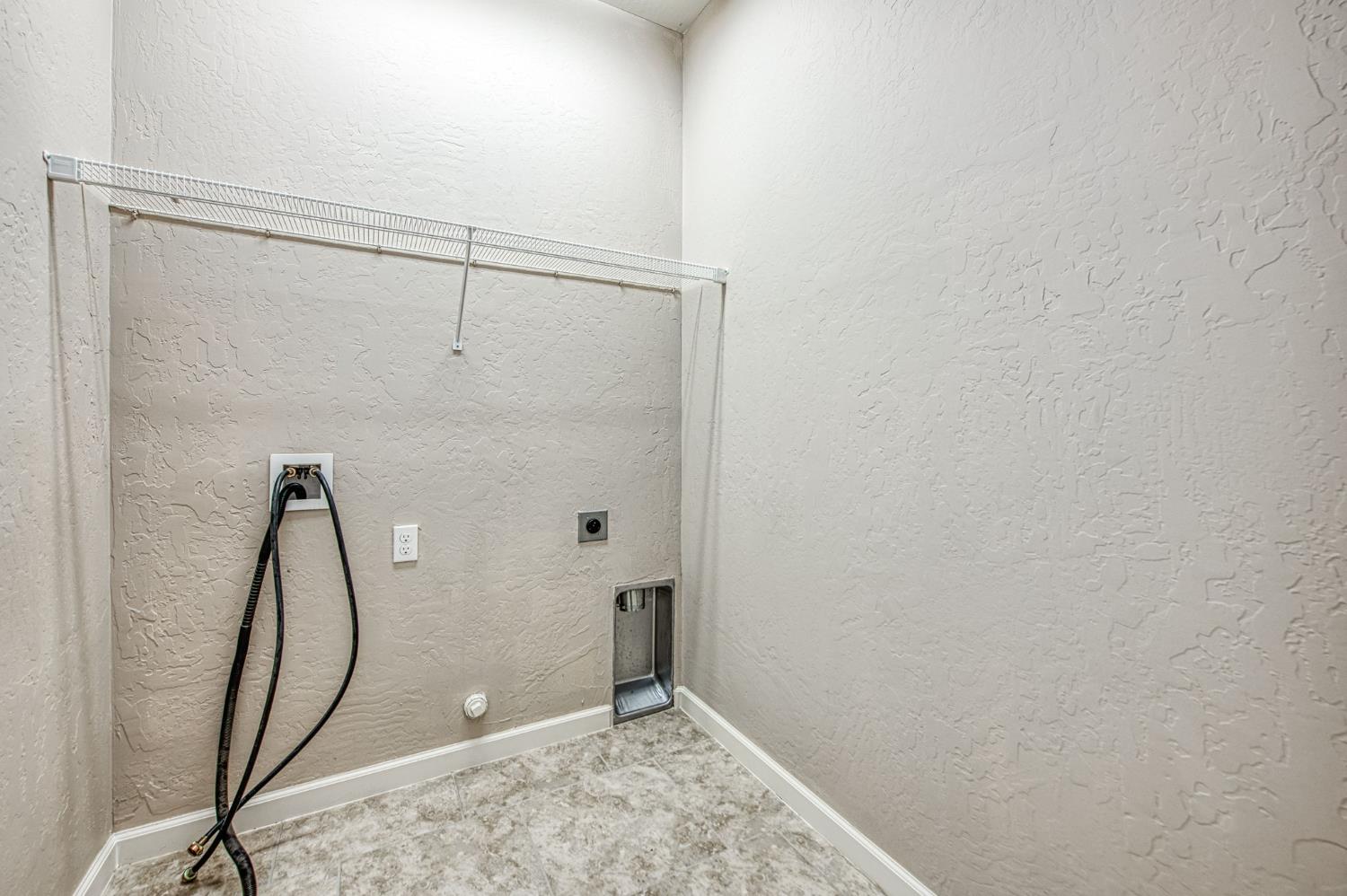 3059 Richert Ln, Clovis, CA 93611