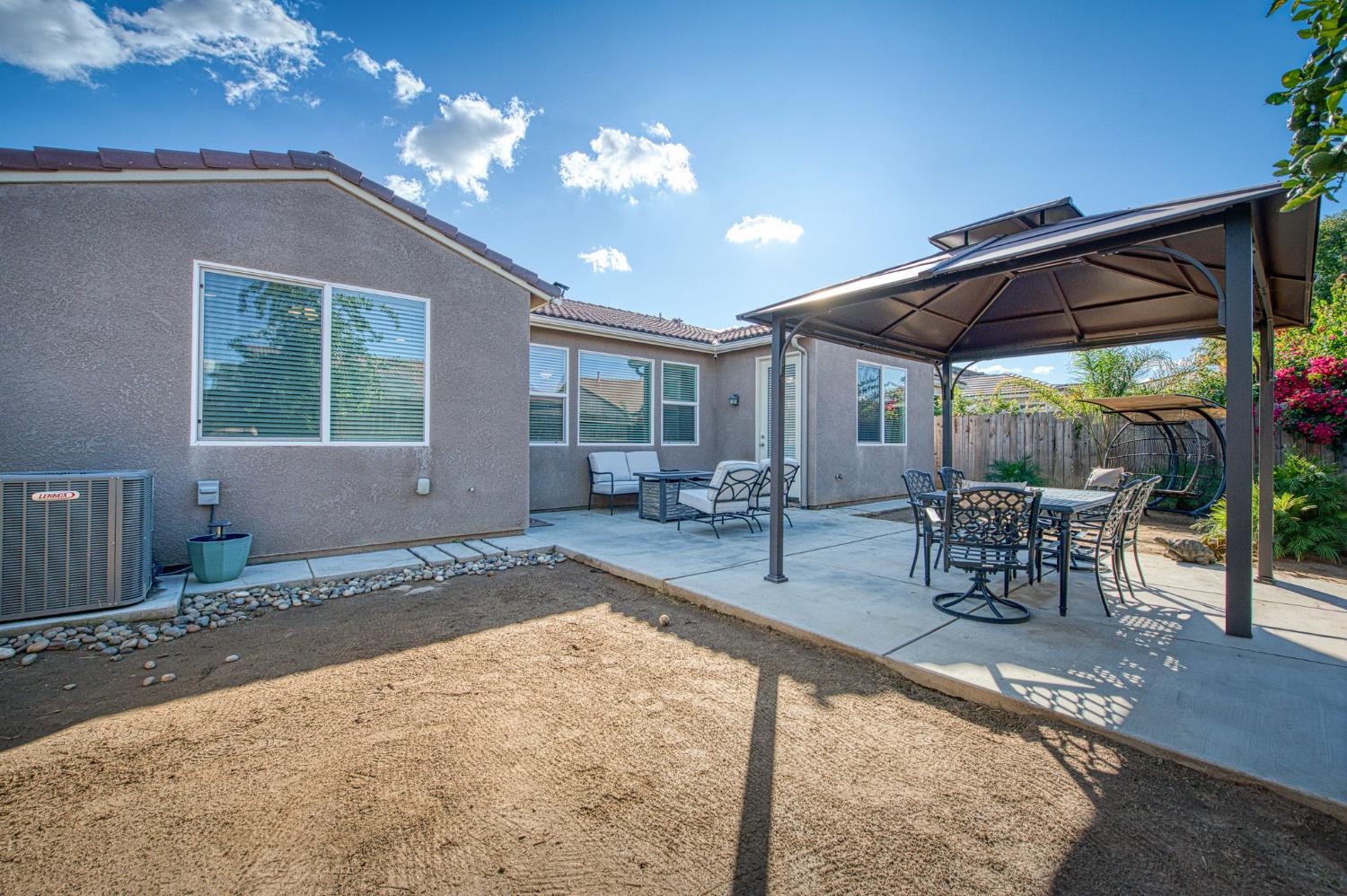 3059 Richert Ln, Clovis, CA 93611