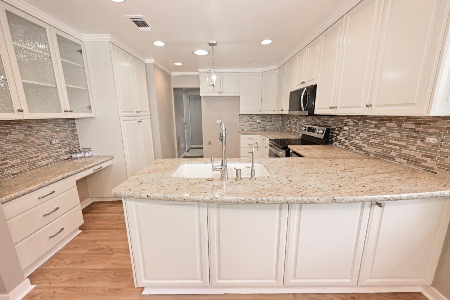 5088 N Forkner Ave, Fresno, CA 93711