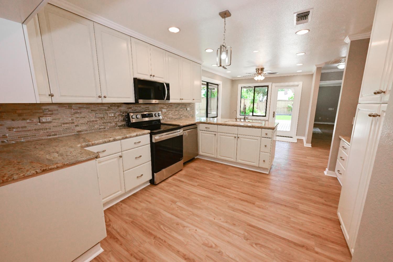 5088 N Forkner Ave, Fresno, CA 93711