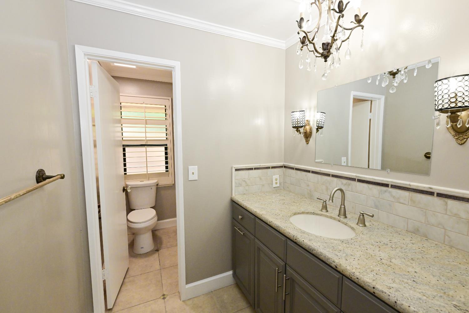 5088 N Forkner Ave, Fresno, CA 93711