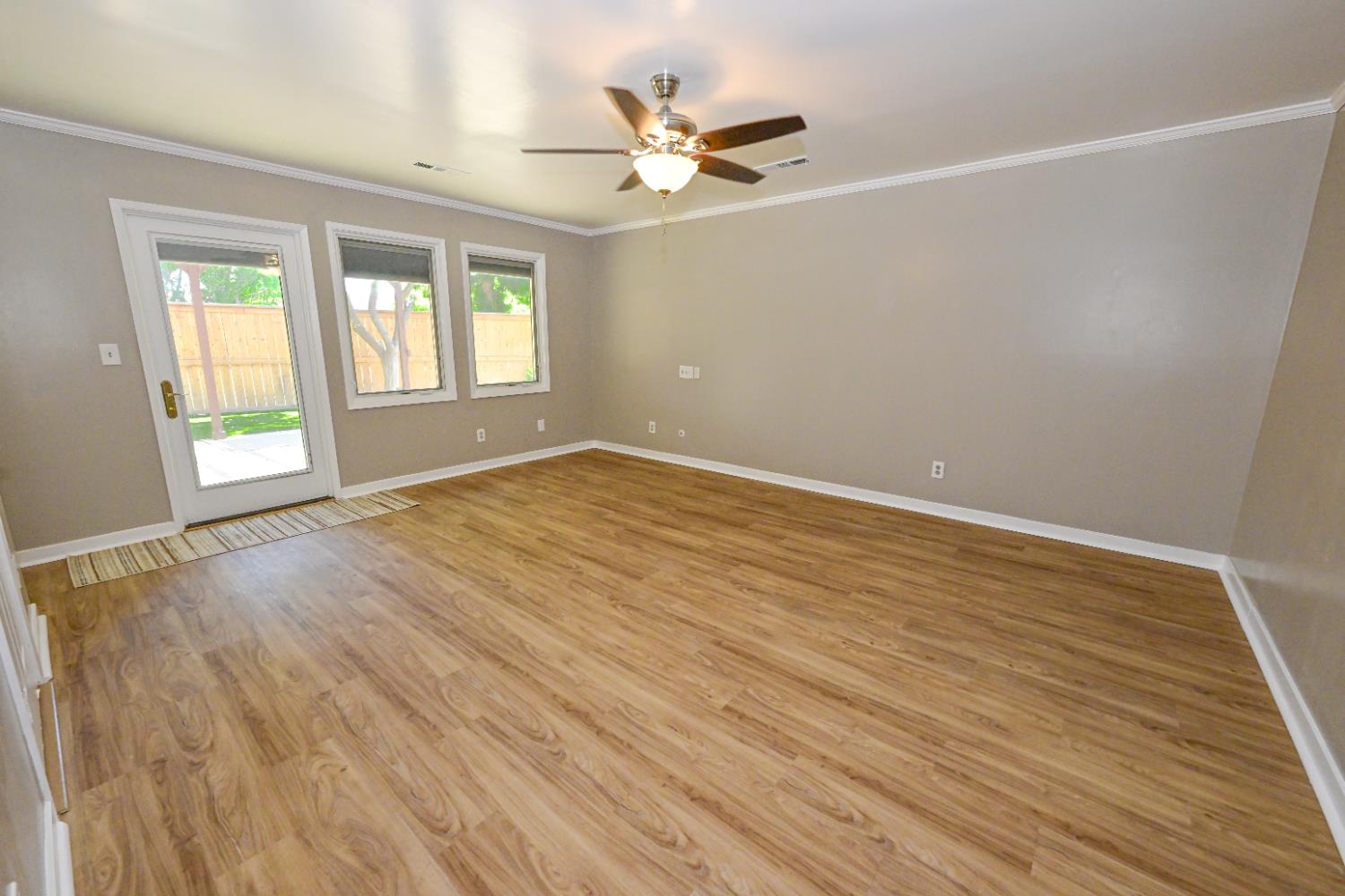 5088 N Forkner Ave, Fresno, CA 93711