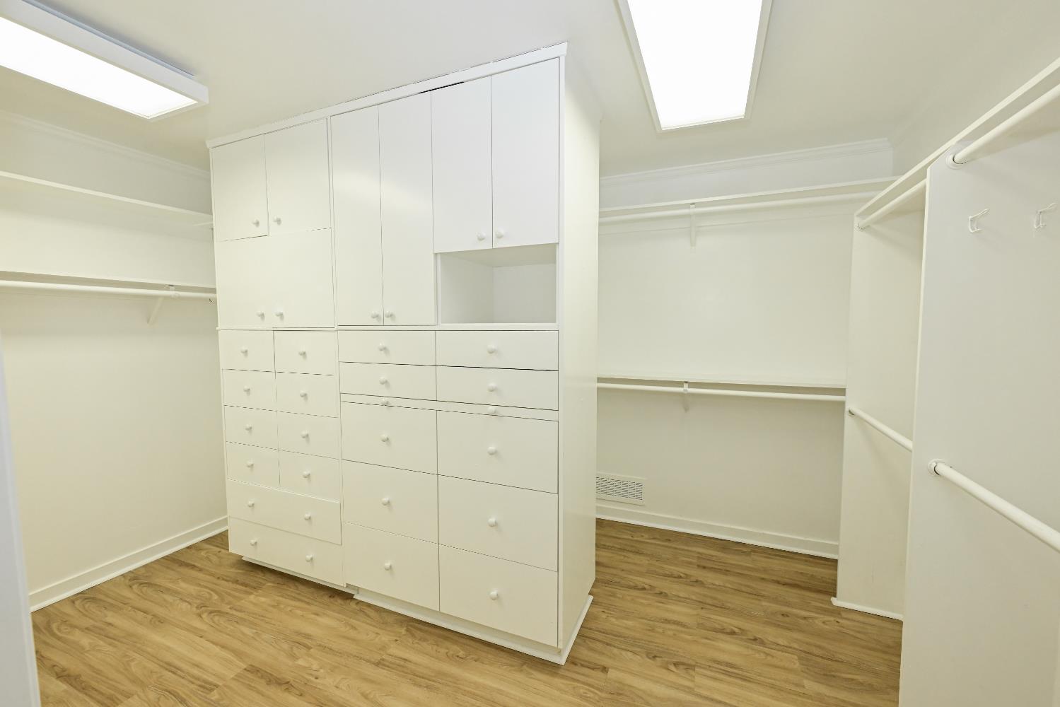 5088 N Forkner Ave, Fresno, CA 93711