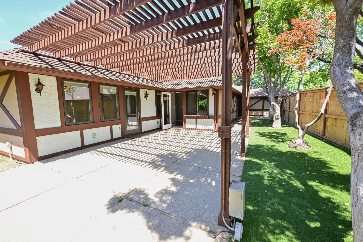 5088 N Forkner Ave, Fresno, CA 93711