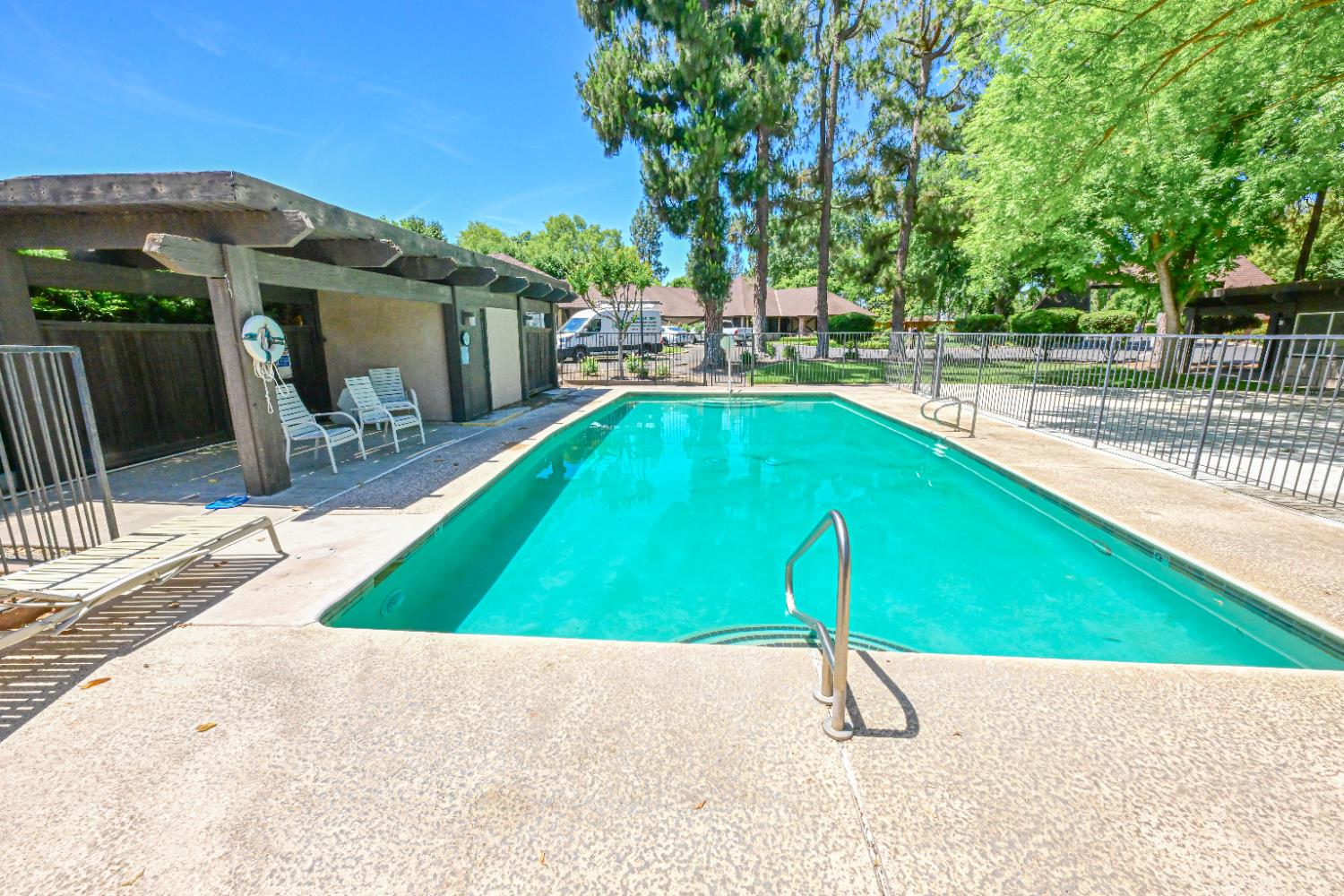 5088 N Forkner Ave, Fresno, CA 93711