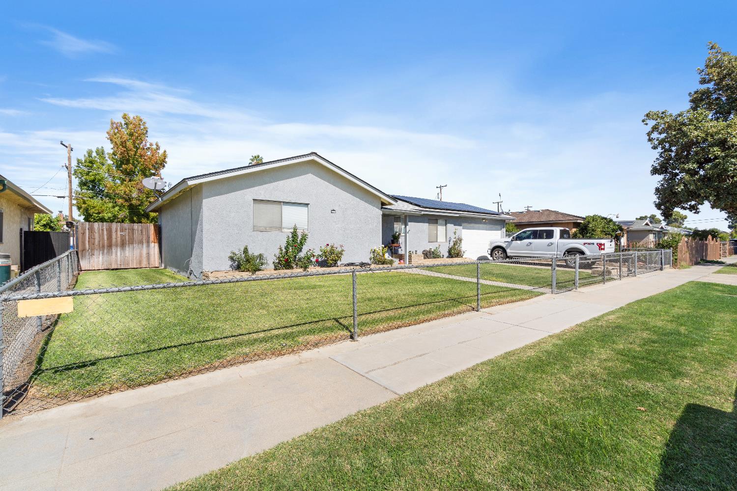 4571 E Fountain Way, Fresno, CA 93726