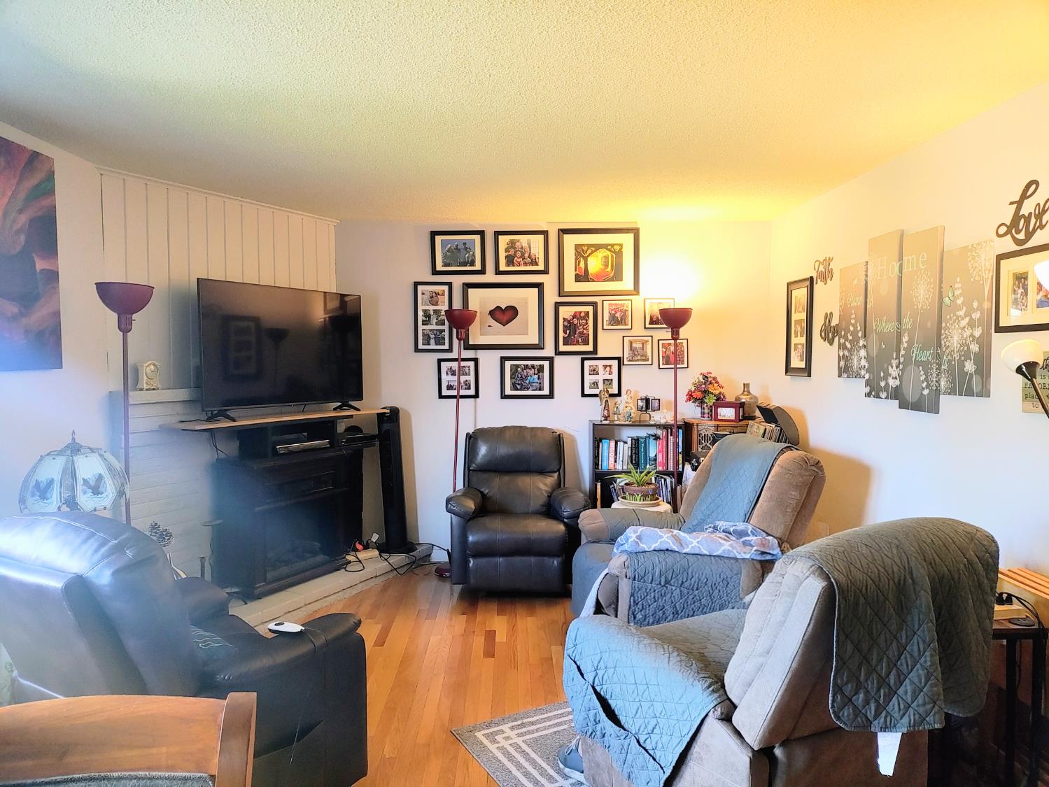 4571 E Fountain Way, Fresno, CA 93726