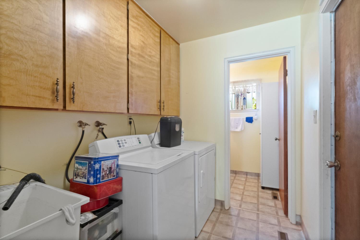 4571 E Fountain Way, Fresno, CA 93726