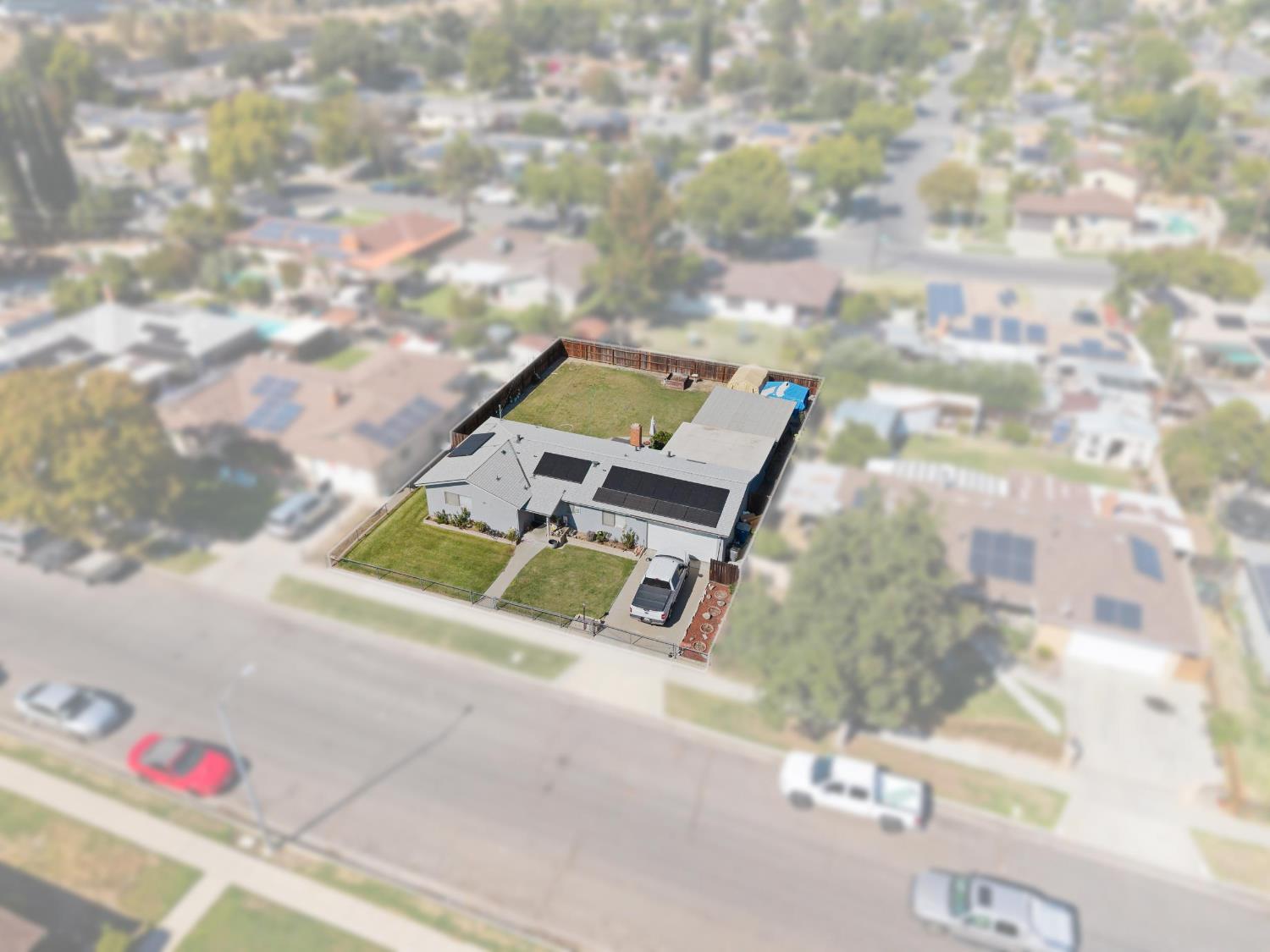 4571 E Fountain Way, Fresno, CA 93726