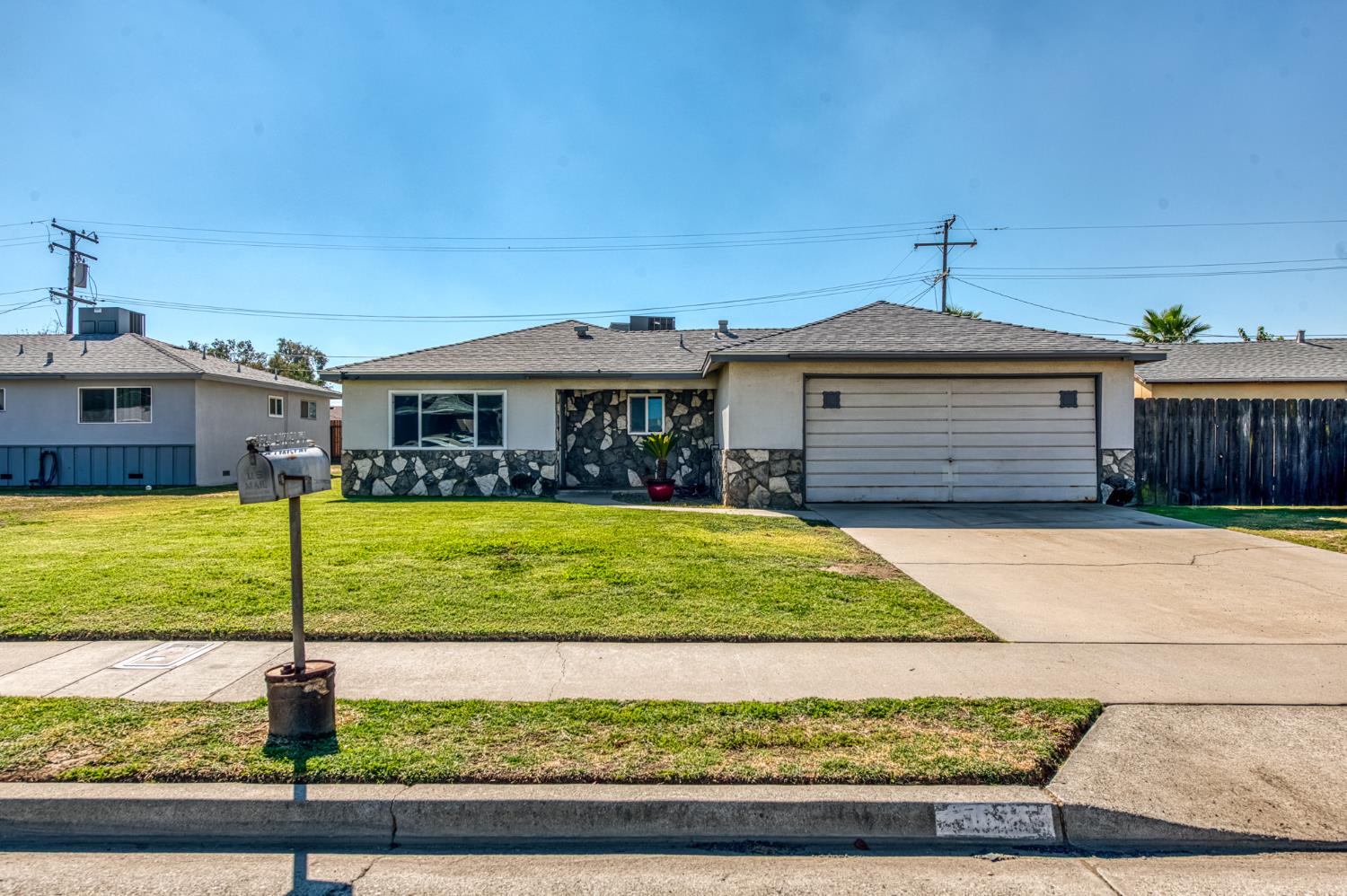 8625 La Vaca Way, Hanford, CA 93230