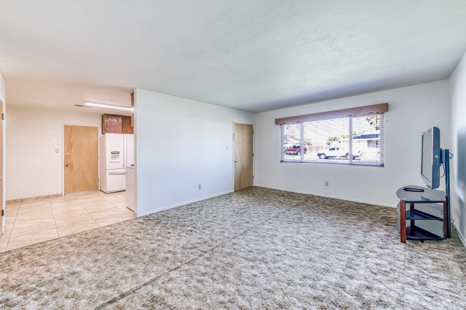 8625 La Vaca Way, Hanford, CA 93230