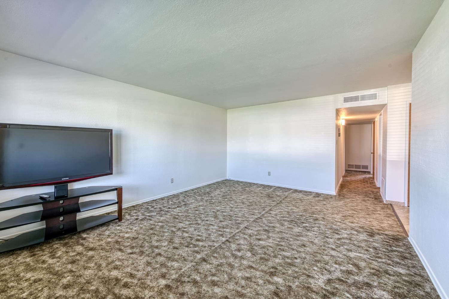 8625 La Vaca Way, Hanford, CA 93230