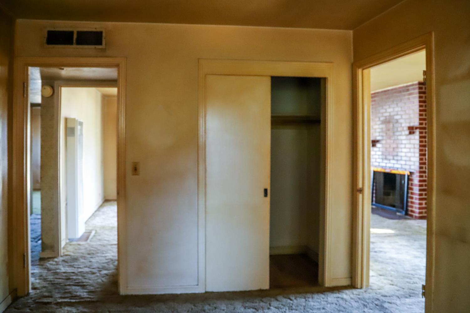 3442 E Weldon Ave, Fresno, CA 93703