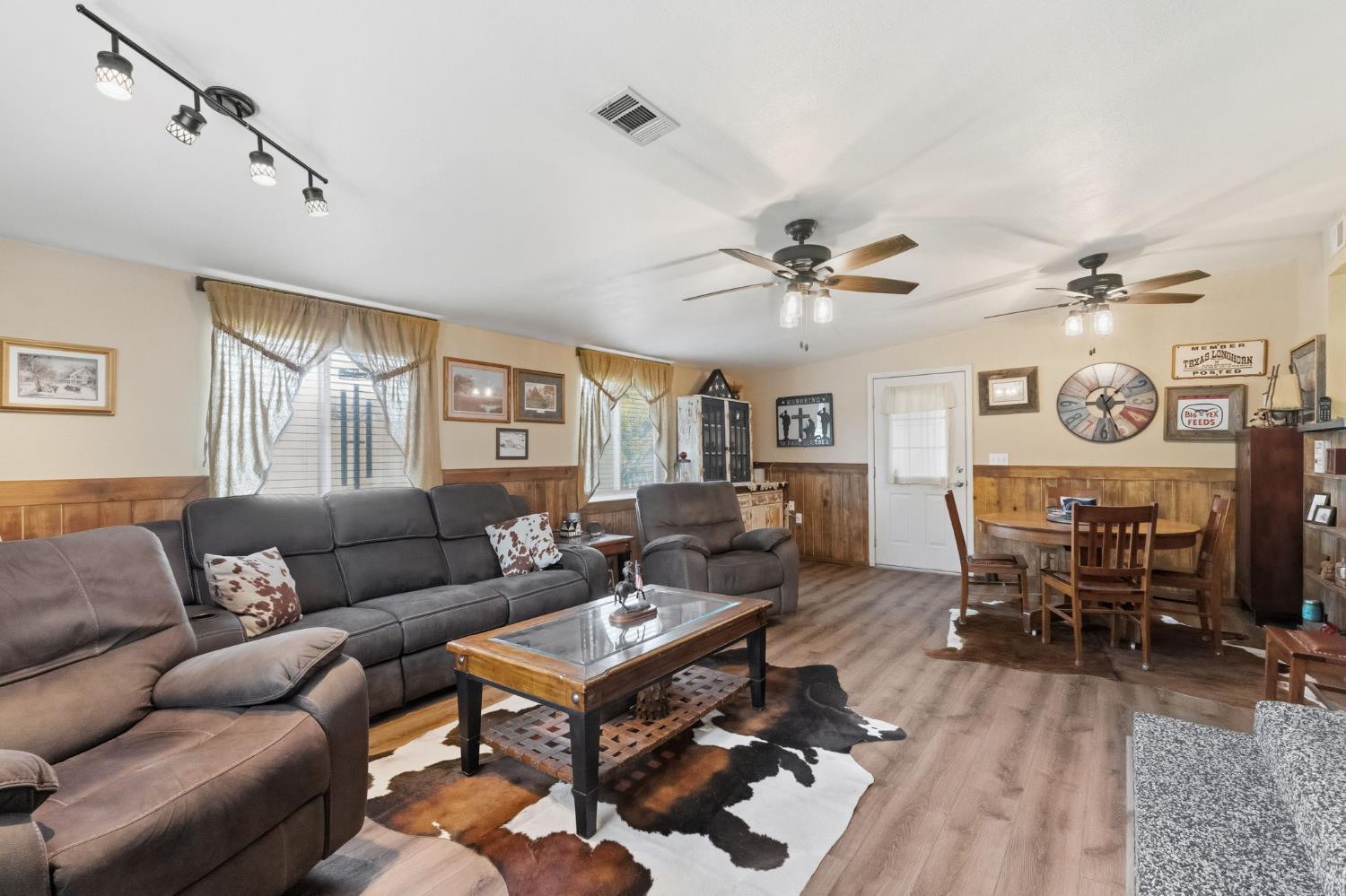 5739 E Hampton Way, Fresno, CA 93727