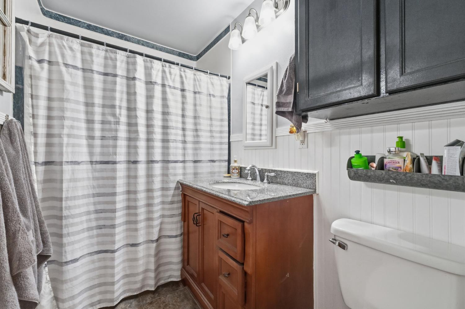 5739 E Hampton Way, Fresno, CA 93727