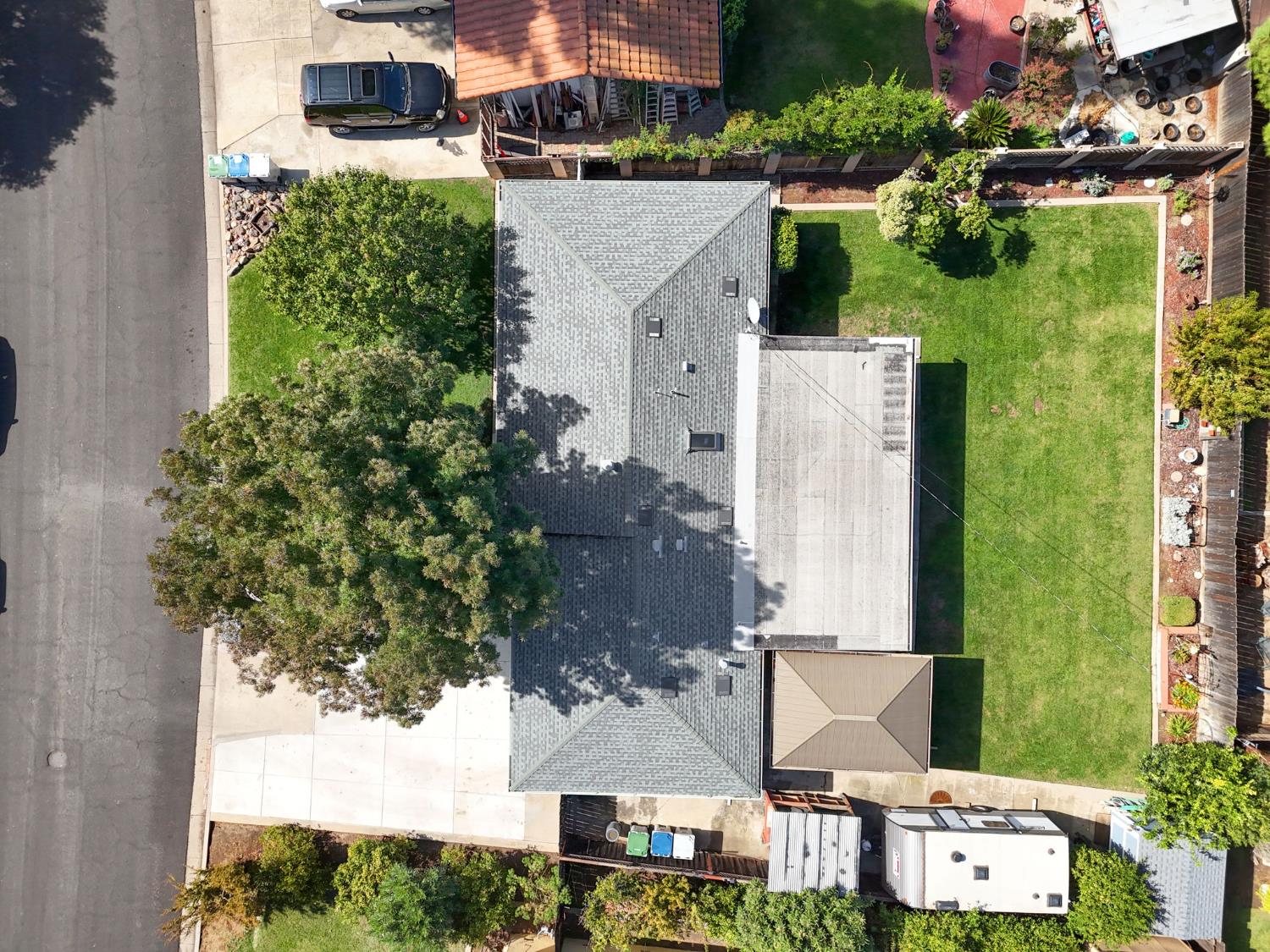 5739 E Hampton Way, Fresno, CA 93727