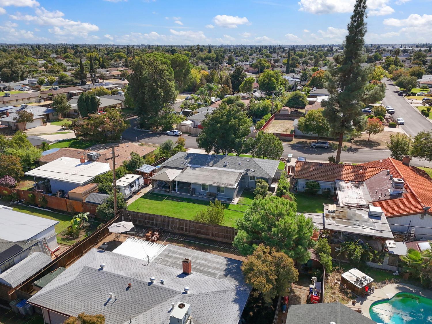 5739 E Hampton Way, Fresno, CA 93727